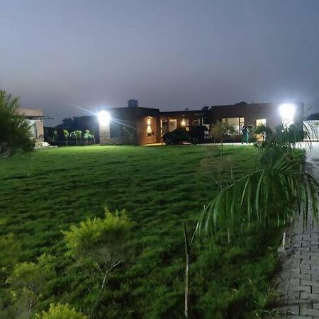 Villa M&M Farm à Rohtak Extérieur photo
