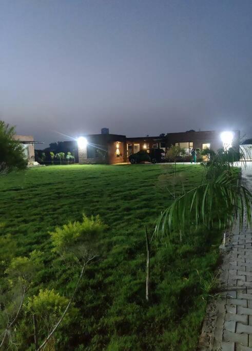 Villa M&M Farm à Rohtak Extérieur photo